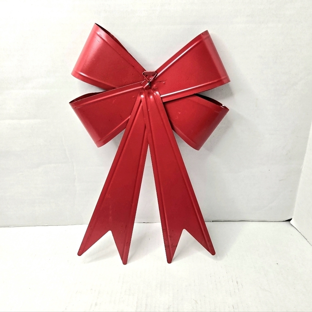 Set of Three Metal Bows, Red. - Picture 8 of 10